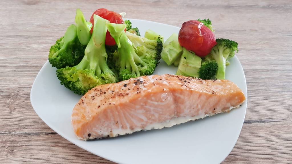 Salmon with Broccoli